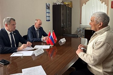 Вопросы жителей решает парламентарий